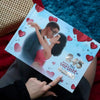 Überrasche deinen Ehemann oder deine Ehefrau am Valentinstag mit der Lovedays Premium Edition, mit glänzendem Cover und zusätzlichen Liebesgeschichten.