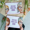 Personalisiertes Buch für Oma kann als das niedlichste Geschenk angepasst werden, das die Großmutter überraschen wird.