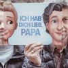 Ein Mädchen und ihr Vater mit dem besten personalisierten Buch für Papa zum Vatertag.