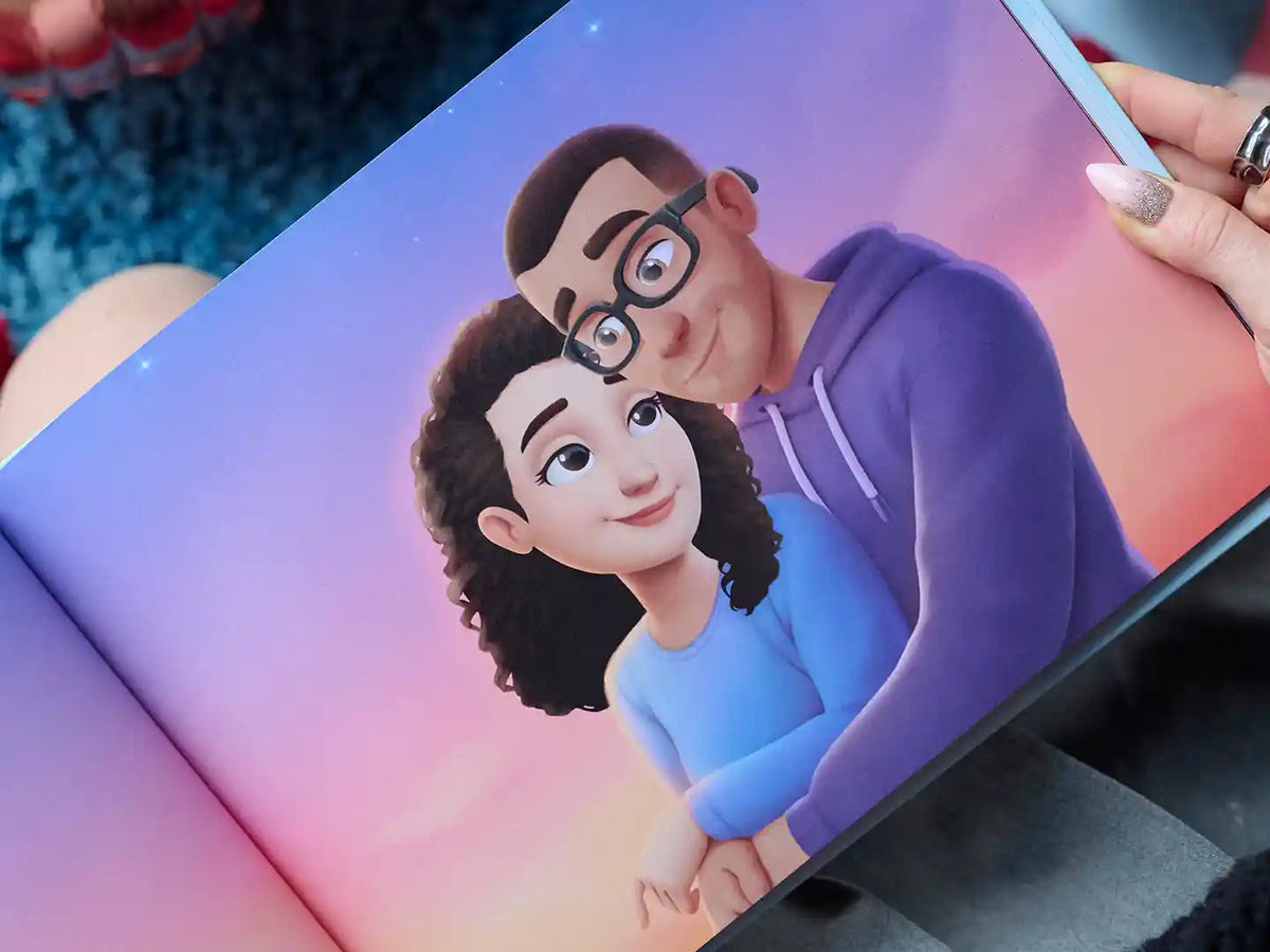 Detaillierte, farbenfrohe Illustration eines Paares, das einen Sonnenuntergang ansieht – aus dem besten Geschenk für einen Jahrestag: ein personalisiertes Buch für den Freund oder die Freundin.