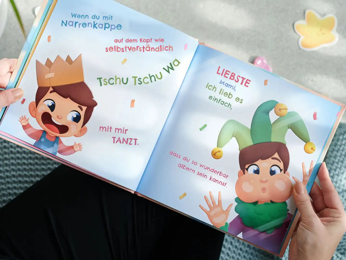 Süße personalisierte Illustrationen, in denen Mutter und Sohn oder Tochter zusammen schöne Zeiten erleben.
