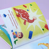 Lustige und farbenfrohe Illustrationen aus dem neuen personalisierten Dinosaurierbuch für Kinder.	