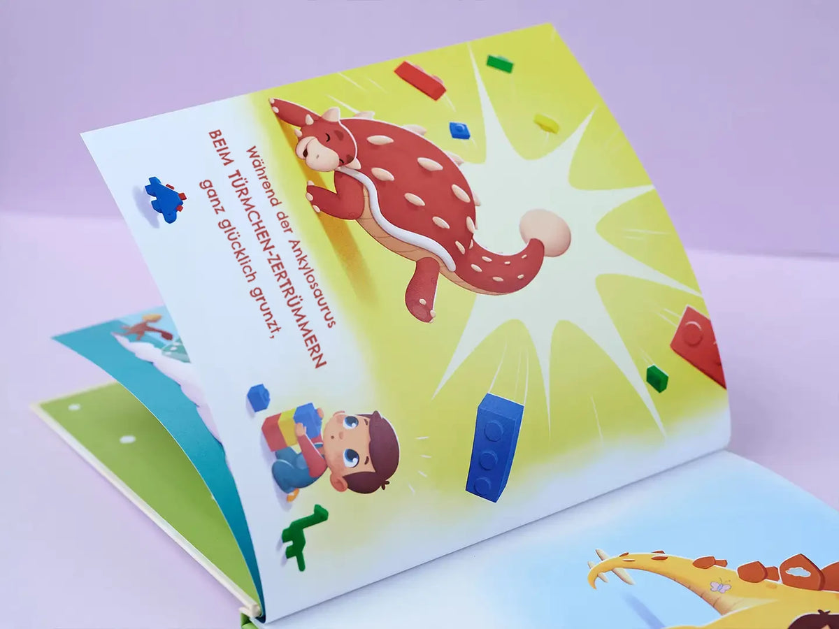 Lustige und farbenfrohe Illustrationen aus dem neuen personalisierten Dinosaurierbuch für Kinder.	